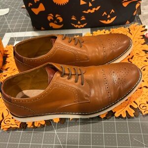 Men’s size 9 Tan Leather Shoes